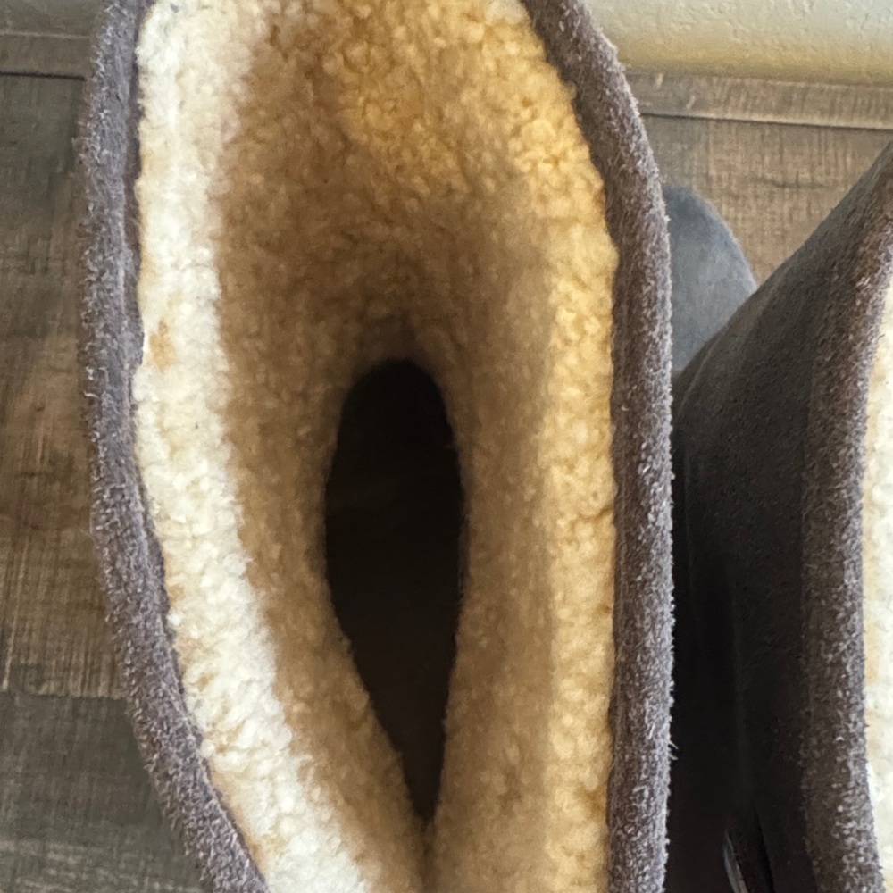 UGG Lynnea Clog Booties - Picture 8 of 10